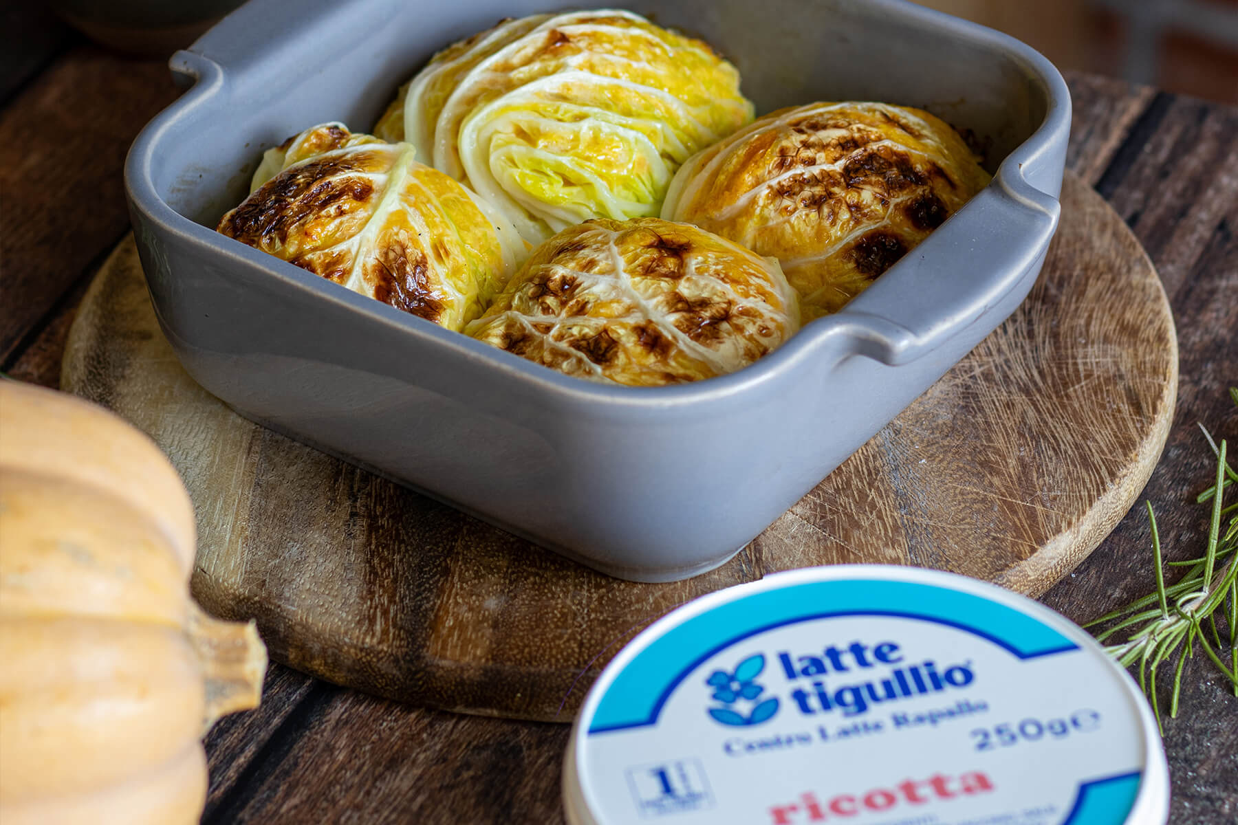 Polpette di ricotta menta al sugo